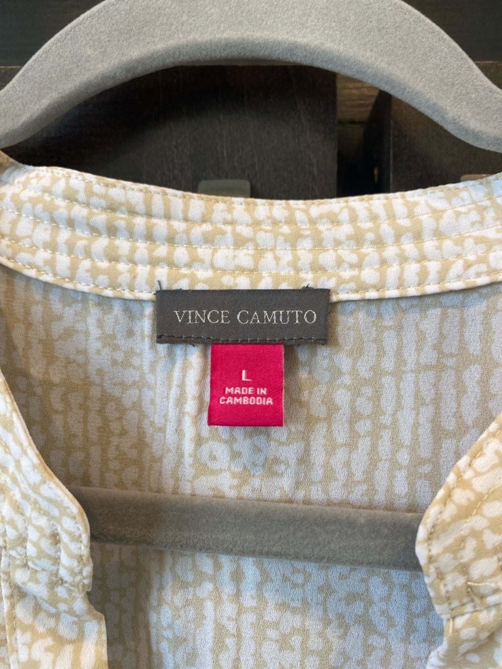 Vince Camuto Light Cream Short Sleeve Split-Neck Blouse - Picture 3 of 3